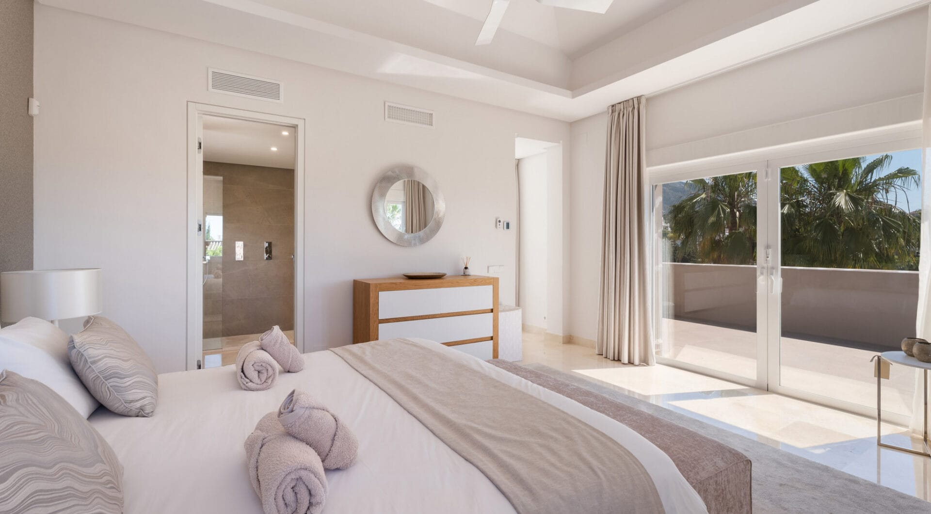 Exquisite Six-Bedroom Luxury Villa in the Golf Valley of Nueva Andalucia, Marbella