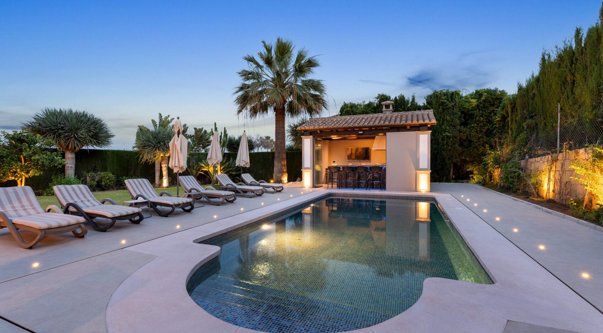 Exquisite Six-Bedroom Luxury Villa in the Golf Valley of Nueva Andalucia, Marbella