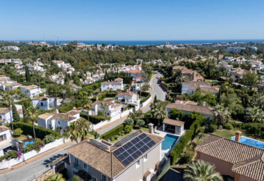 Exquisite Six-Bedroom Luxury Villa in the Golf Valley of Nueva Andalucia, Marbella