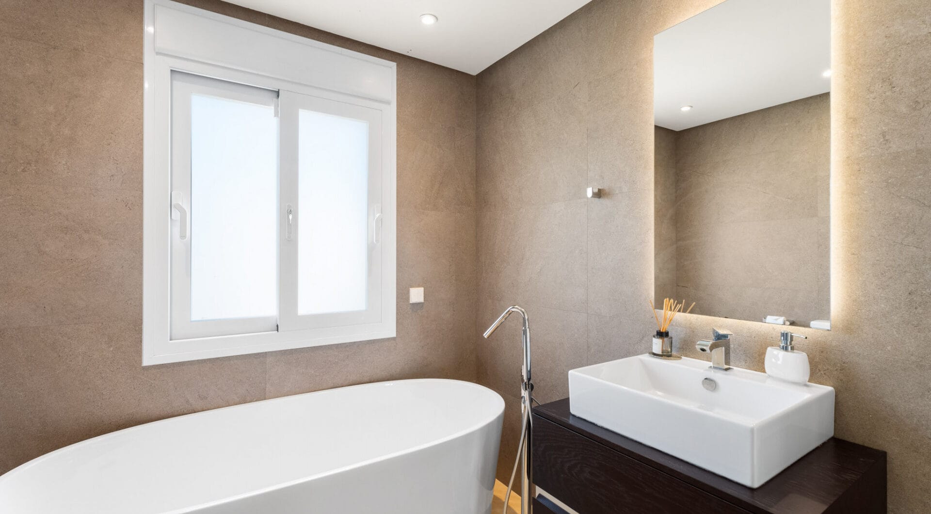 Exquisite Six-Bedroom Luxury Villa in the Golf Valley of Nueva Andalucia, Marbella