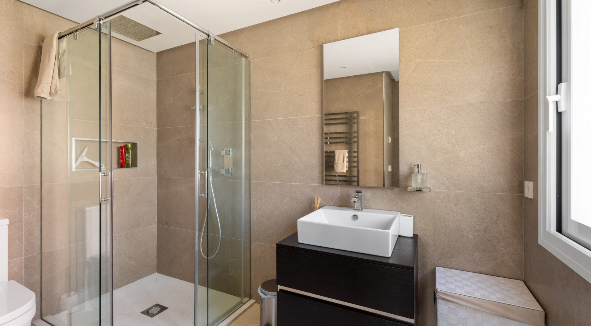 Exquisite Six-Bedroom Luxury Villa in the Golf Valley of Nueva Andalucia, Marbella
