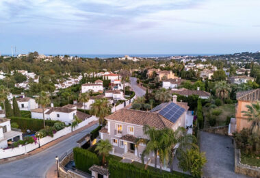 Exquisite Six-Bedroom Luxury Villa in the Golf Valley of Nueva Andalucia, Marbella
