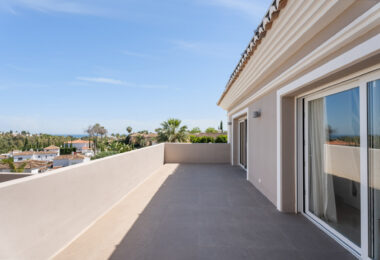 Exquisite Six-Bedroom Luxury Villa in the Golf Valley of Nueva Andalucia, Marbella