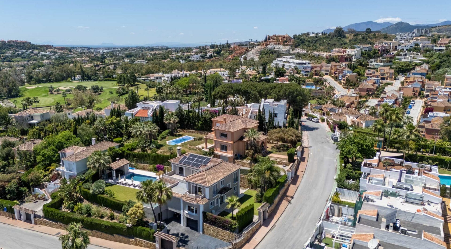 Exquisite Six-Bedroom Luxury Villa in the Golf Valley of Nueva Andalucia, Marbella
