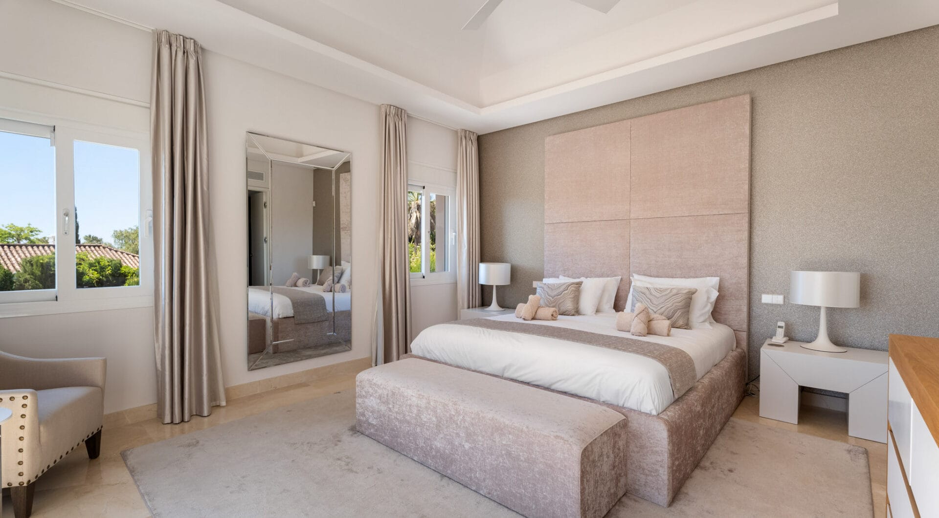 Exquisite Six-Bedroom Luxury Villa in the Golf Valley of Nueva Andalucia, Marbella