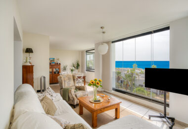 Stylish south-facing three bedroom apartment with spectacular sea views, located in the prestigious Mirador de Estepona Hills