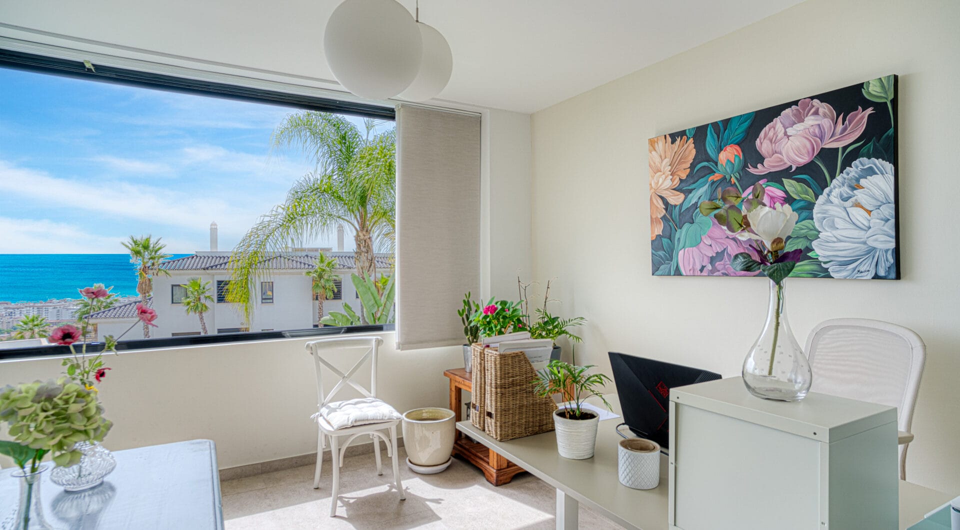 Stylish south-facing three bedroom apartment with spectacular sea views, located in the prestigious Mirador de Estepona Hills