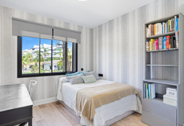 Stylish south-facing three bedroom apartment with spectacular sea views, located in the prestigious Mirador de Estepona Hills