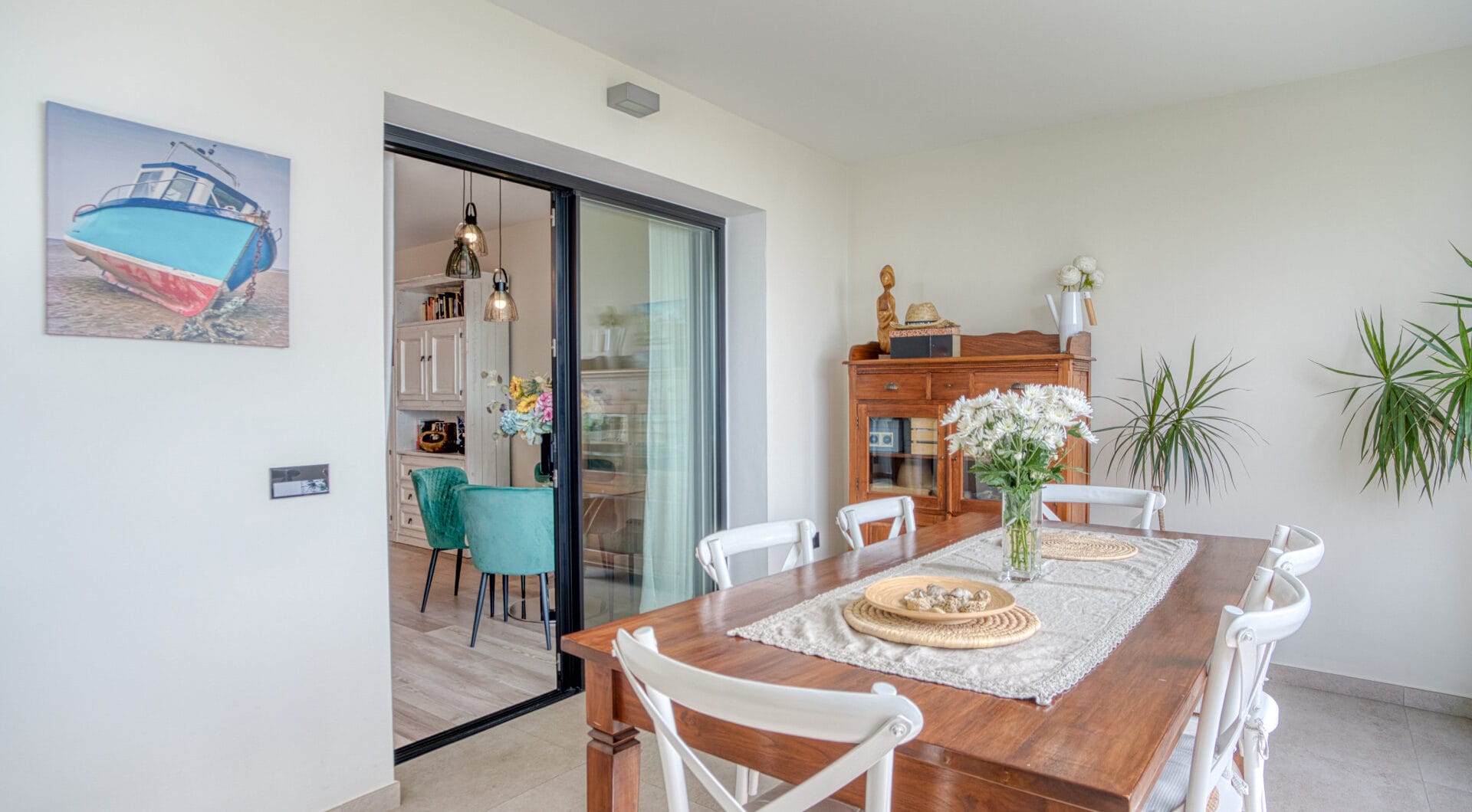 Stylish south-facing three bedroom apartment with spectacular sea views, located in the prestigious Mirador de Estepona Hills