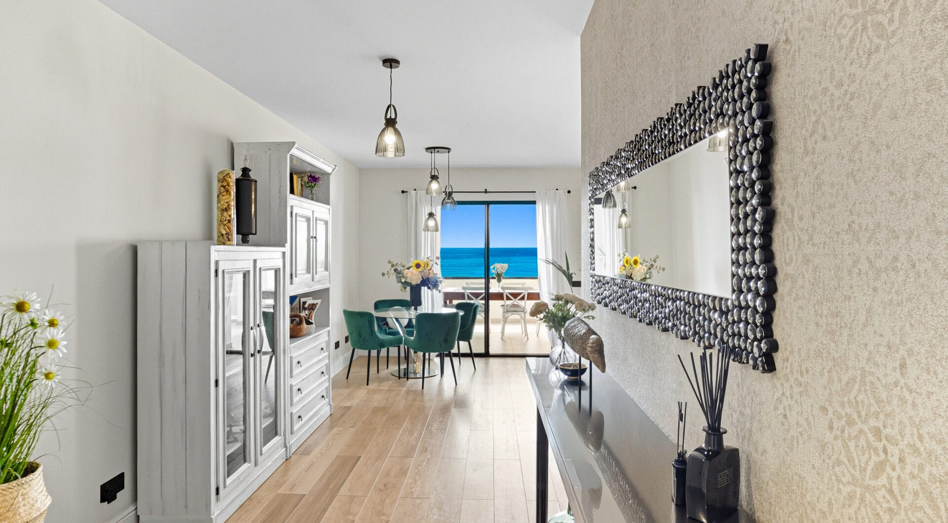 Stylish south-facing three bedroom apartment with spectacular sea views, located in the prestigious Mirador de Estepona Hills