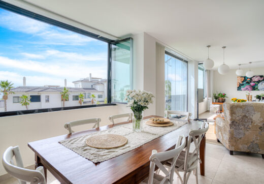 Stylish south-facing three bedroom apartment with spectacular sea views, located in the prestigious Mirador de Estepona Hills