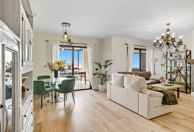 Stylish south-facing three bedroom apartment with spectacular sea views, located in the prestigious Mirador de Estepona Hills