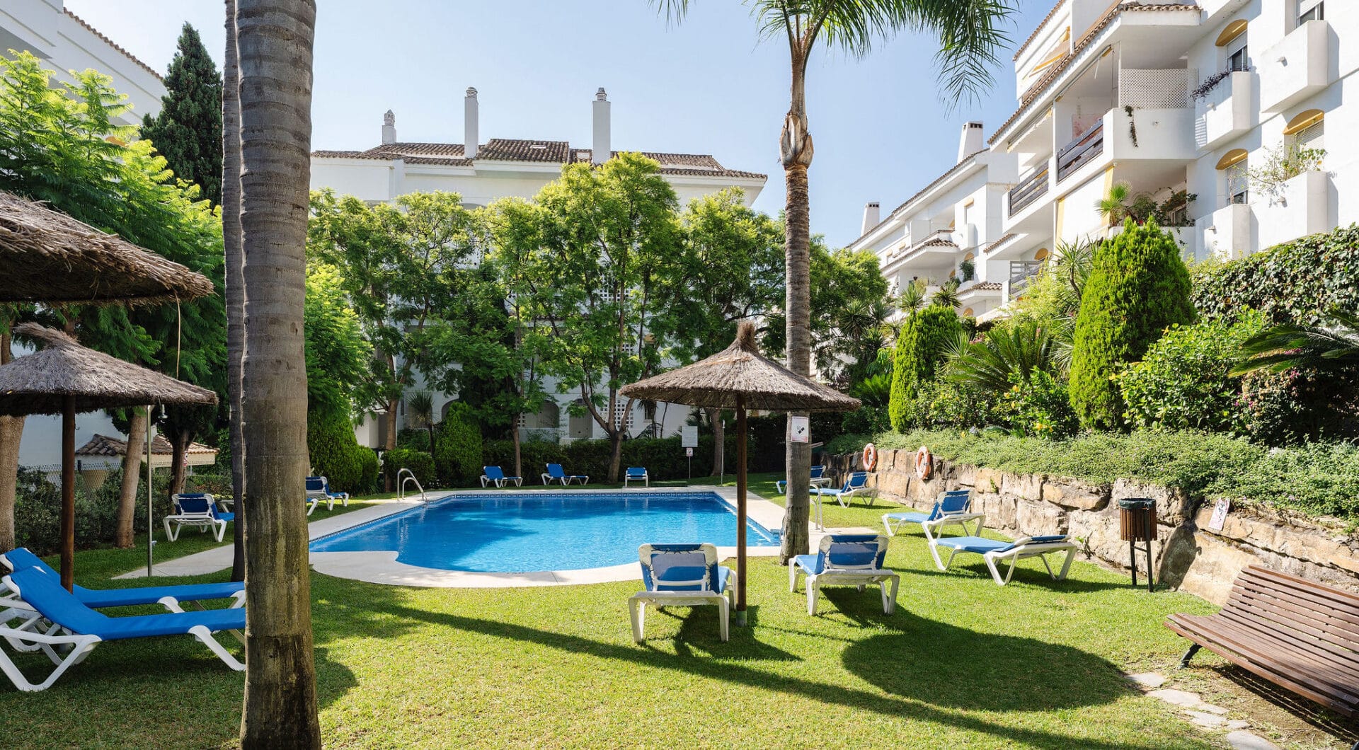 Welcome to this beautifully renovated ground floor apartment in Guadalmina Baja – Steps from the Beach and Golf!