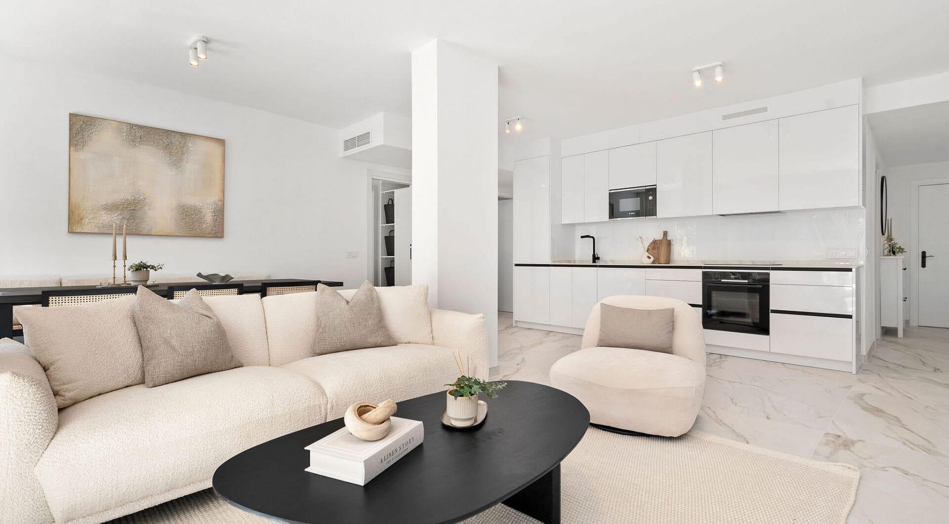 Welcome to this beautifully renovated ground floor apartment in Guadalmina Baja – Steps from the Beach and Golf!