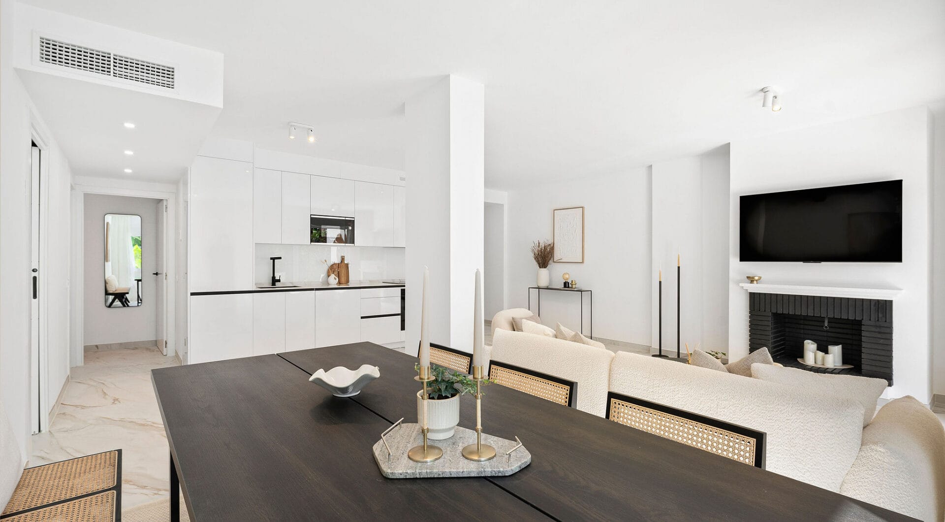 Welcome to this beautifully renovated ground floor apartment in Guadalmina Baja – Steps from the Beach and Golf!