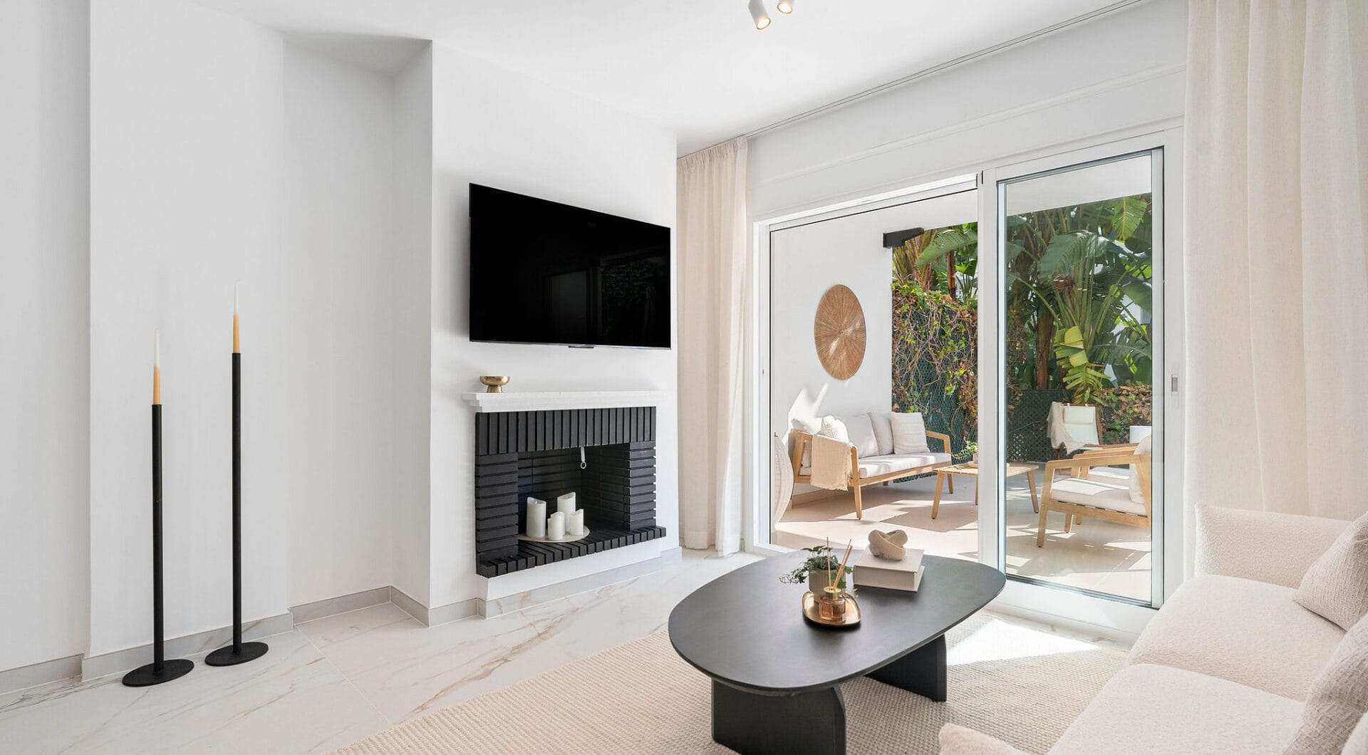 Welcome to this beautifully renovated ground floor apartment in Guadalmina Baja – Steps from the Beach and Golf!
