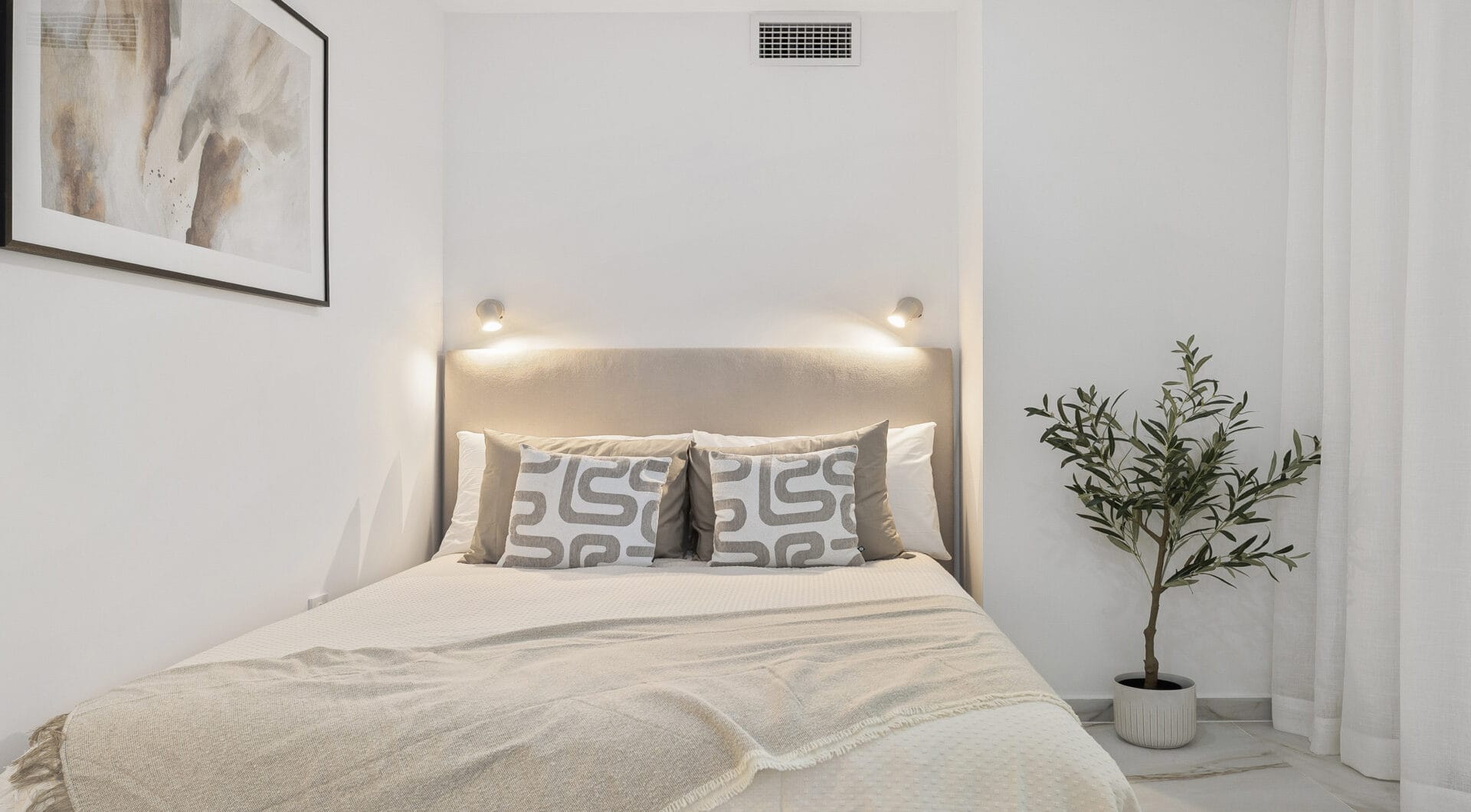 Welcome to this beautifully renovated ground floor apartment in Guadalmina Baja – Steps from the Beach and Golf!