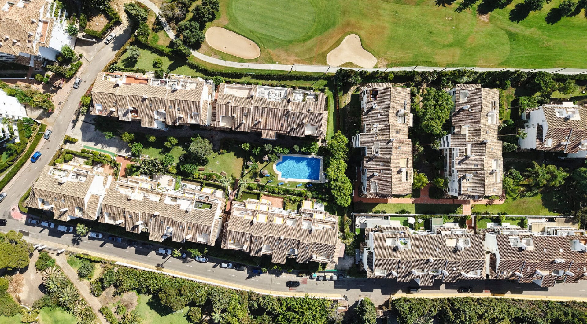 Welcome to this beautifully renovated ground floor apartment in Guadalmina Baja – Steps from the Beach and Golf!