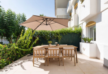 Welcome to this beautifully renovated ground floor apartment in Guadalmina Baja – Steps from the Beach and Golf!