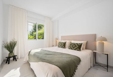 Welcome to this beautifully renovated ground floor apartment in Guadalmina Baja – Steps from the Beach and Golf!