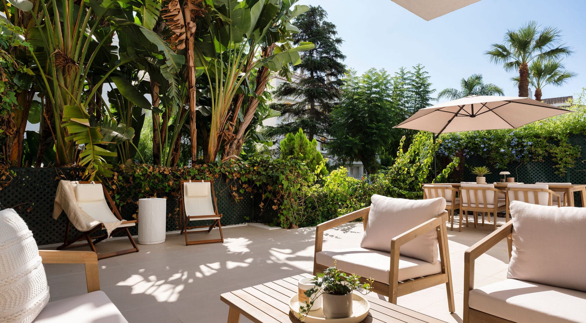 Welcome to this beautifully renovated ground floor apartment in Guadalmina Baja – Steps from the Beach and Golf!