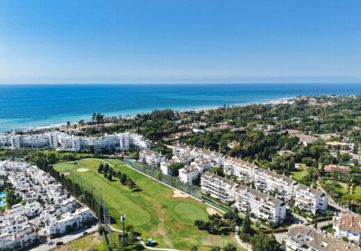 Welcome to this beautifully renovated ground floor apartment in Guadalmina Baja – Steps from the Beach and Golf!