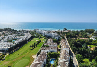 Welcome to this beautifully renovated ground floor apartment in Guadalmina Baja – Steps from the Beach and Golf!