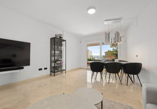 Welcome to this apartment in Torreblanca - situated just 200 meters from the beach!