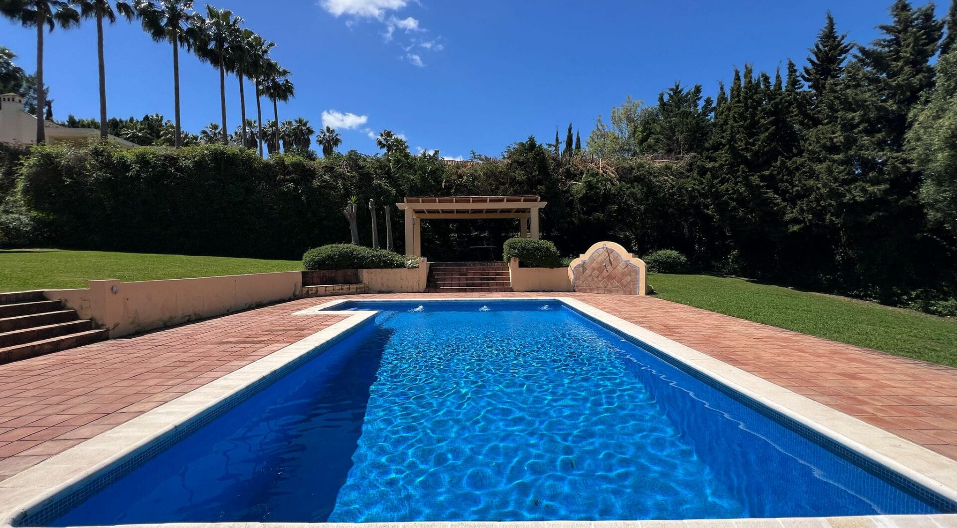 Traditional Andalusian style villa with stunning views in Sotogrande Alto