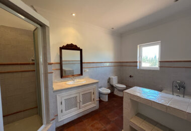 Traditional Andalusian style villa with stunning views in Sotogrande Alto