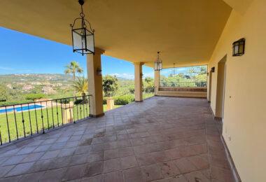 Traditional Andalusian style villa with stunning views in Sotogrande Alto