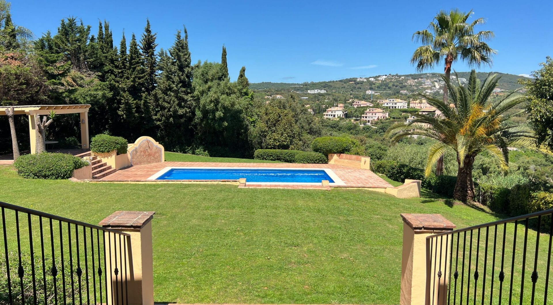Traditional Andalusian style villa with stunning views in Sotogrande Alto
