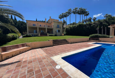 Traditional Andalusian style villa with stunning views in Sotogrande Alto