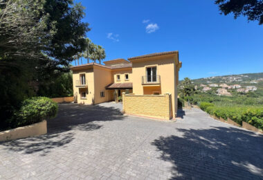 Traditional Andalusian style villa with stunning views in Sotogrande Alto