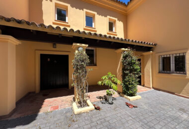 Traditional Andalusian style villa with stunning views in Sotogrande Alto