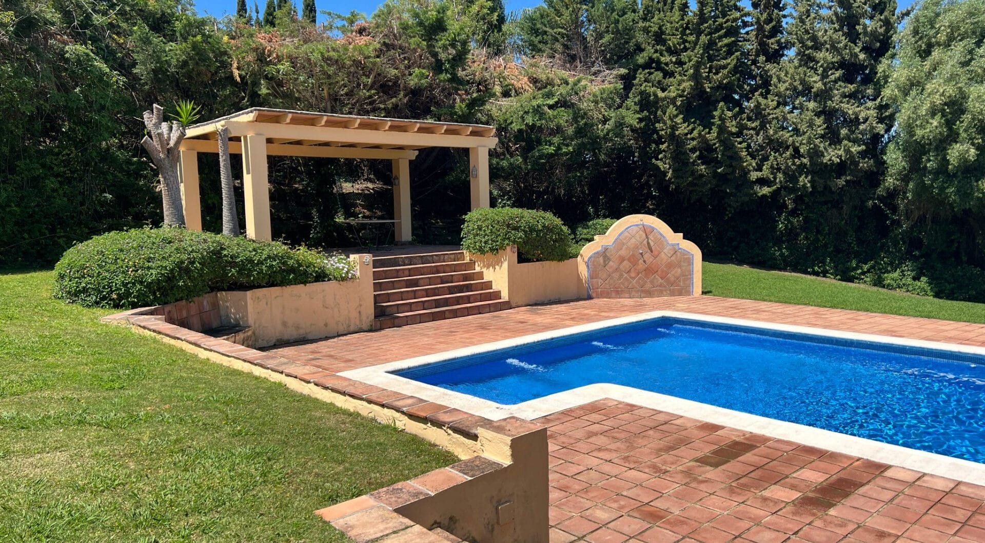 Traditional Andalusian style villa with stunning views in Sotogrande Alto