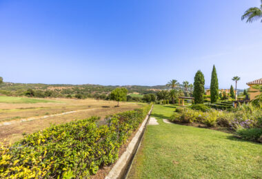 Exclusive Semi-Detached House with 4 bedrooms on the Frontline of Golf in Sotogrande – with Private Garden