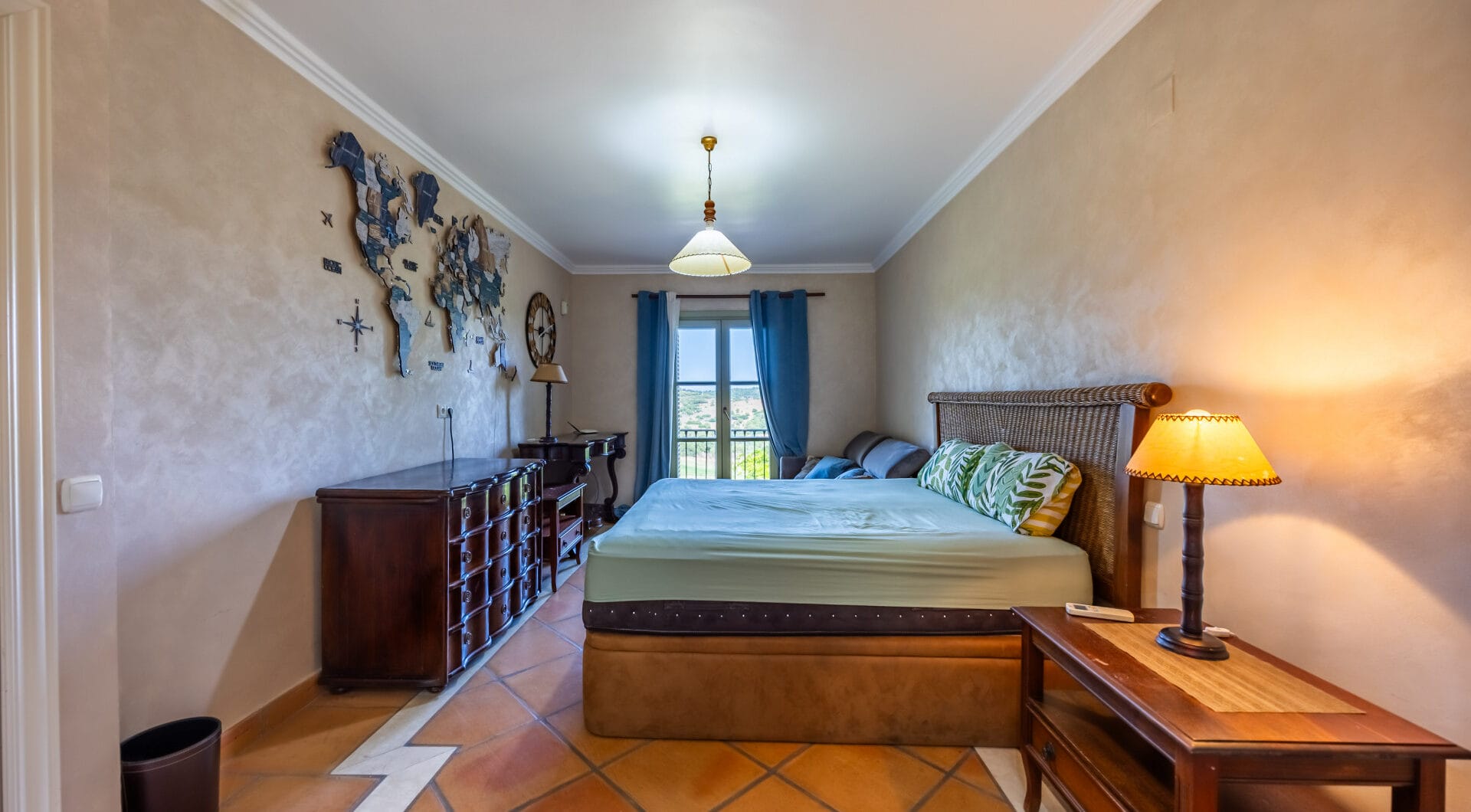 Exclusive Semi-Detached House with 4 bedrooms on the Frontline of Golf in Sotogrande – with Private Garden