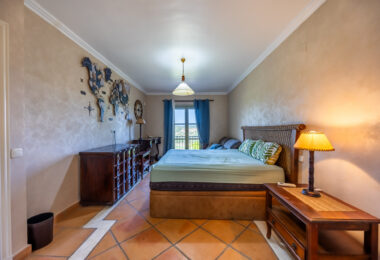 Exclusive Semi-Detached House with 4 bedrooms on the Frontline of Golf in Sotogrande – with Private Garden