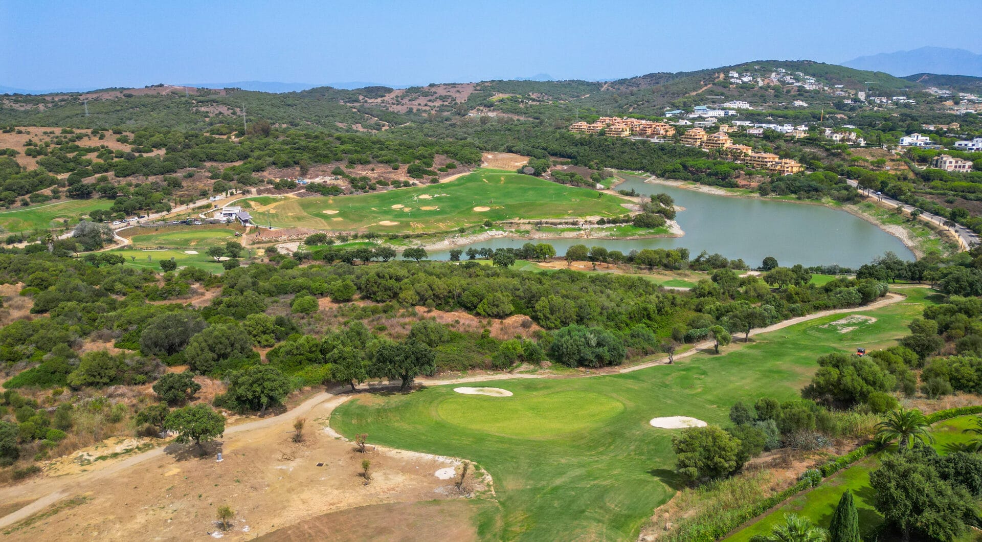 Exclusive Semi-Detached House with 4 bedrooms on the Frontline of Golf in Sotogrande – with Private Garden