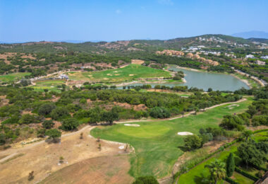 Exclusive Semi-Detached House with 4 bedrooms on the Frontline of Golf in Sotogrande – with Private Garden