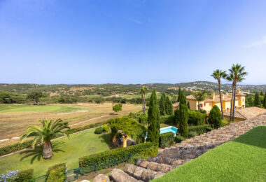 Exclusive Semi-Detached House with 4 bedrooms on the Frontline of Golf in Sotogrande – with Private Garden