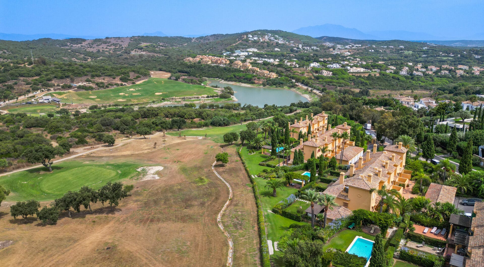 Exclusive Semi-Detached House with 4 bedrooms on the Frontline of Golf in Sotogrande – with Private Garden