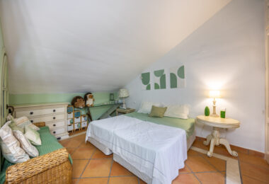 Exclusive Semi-Detached House with 4 bedrooms on the Frontline of Golf in Sotogrande – with Private Garden
