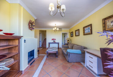 Exclusive Semi-Detached House with 4 bedrooms on the Frontline of Golf in Sotogrande – with Private Garden