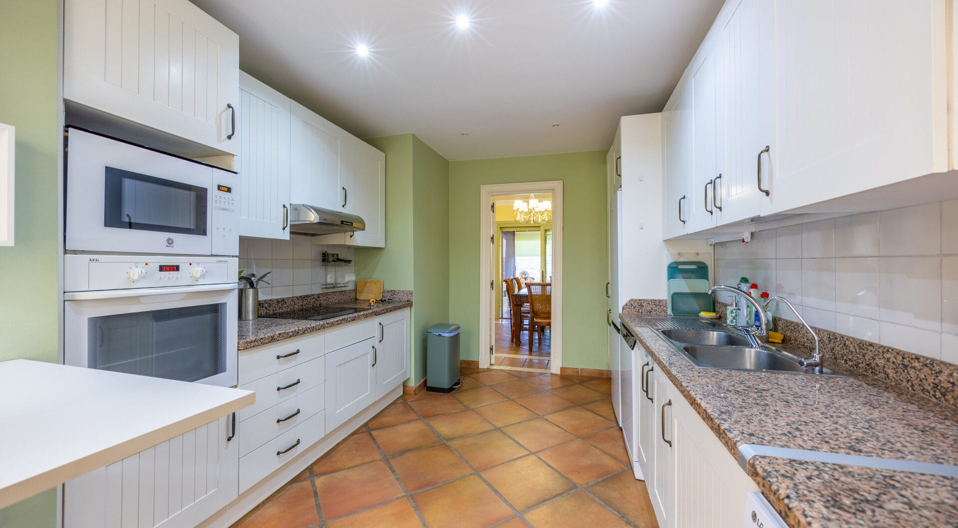 Exclusive Semi-Detached House with 4 bedrooms on the Frontline of Golf in Sotogrande – with Private Garden