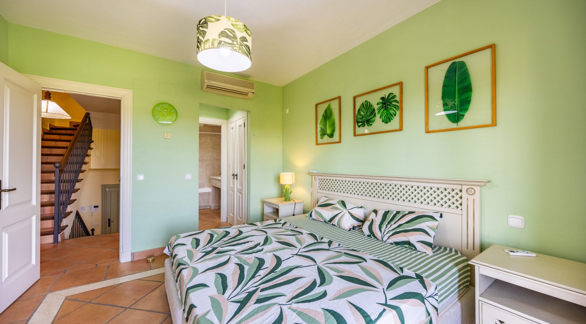 Exclusive Semi-Detached House with 4 bedrooms on the Frontline of Golf in Sotogrande – with Private Garden