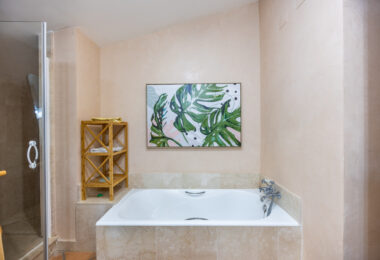 Exclusive Semi-Detached House with 4 bedrooms on the Frontline of Golf in Sotogrande – with Private Garden