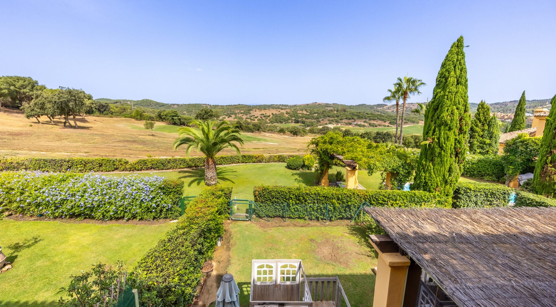 Exclusive Semi-Detached House with 4 bedrooms on the Frontline of Golf in Sotogrande – with Private Garden