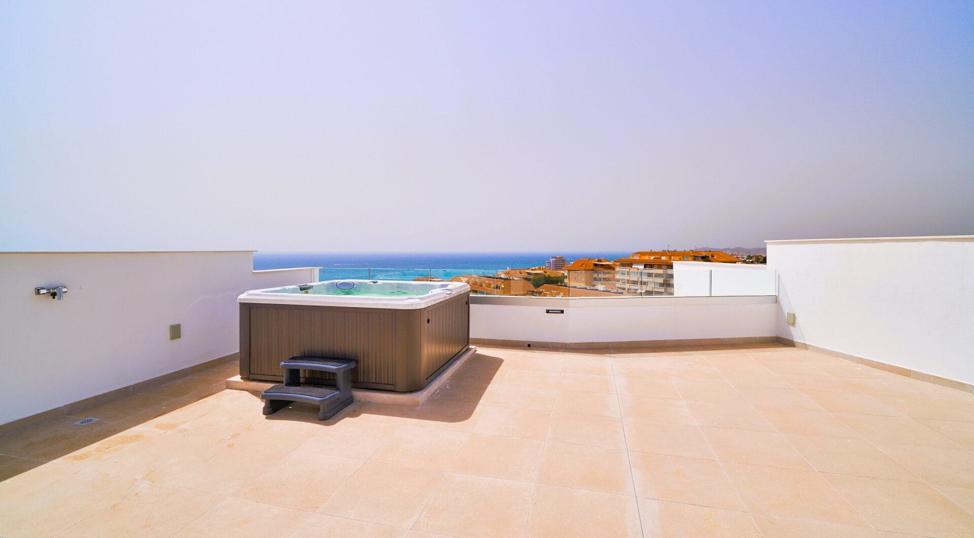 Spectacular New Development in Higuerón Beachside